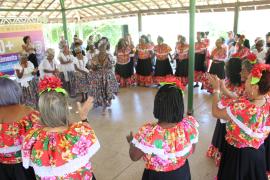 Pessoas idosas vivem manhã cultural no Parque de Pituaçu