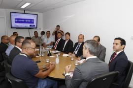 Forças policiais zeram roubo contra ônibus que realizam o apanha dos rodoviários, diz sindicato