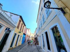 Conder faz manutenção de calçadas, ruas e lampiões no Centro Histórico de Salvador