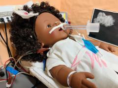 Com maquete lúdica, Hospital da Mulher acolhe crianças em visita a pacientes internadas