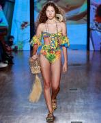 Adereços produzidos por Projeto Collab Artesanato da Bahia desfila pela Meninos Rei na SPFW