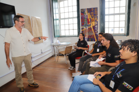 Setur-BA capacita agentes de informação para atendimento a turistas franceses