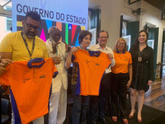 Setur-BA entrega novo fardamento para guias de turismo que atuam no estado