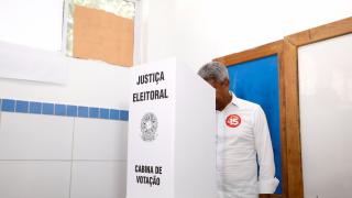 Em Salvador, Jerônimo Rodrigues registra o voto no primeiro turno das eleições municipais
