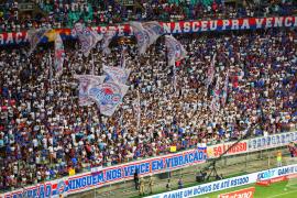 Ação simbólica na Arena Fonte Nova promove campanha pela paz no futebol