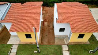 Governo do Estado entrega 53 casas em Dário Meira e anuncia obras de infraestrutura