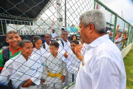 Governador acompanha vitória histórica do Castro Alves na final do Campeonato Intermunicipal de Futebol