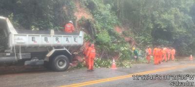 Governo do Estado intensifica ações de atenção e suporte às vítimas das chuvas n