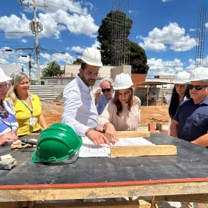 Secretária da Saúde do Estado inspeciona obras para implantação de leitos de UTI e radioterapia em Vitória da Conquista