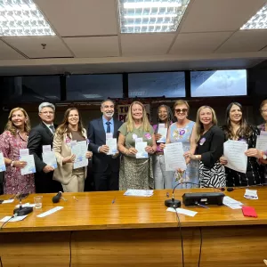 Protocolo é assinado na Alba para o enfretamento à violência política de gênero