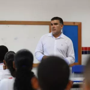 Governo do Estado publica editais para contratações de novos profissionais da Educação