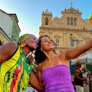 Crescimento em viagens internacionais sinaliza Carnaval da Bahia com recorde de visitantes estrangeiros