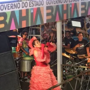 Carnaval da Bahia 2025 começa com homenagens ao axé e ao trio elétrico