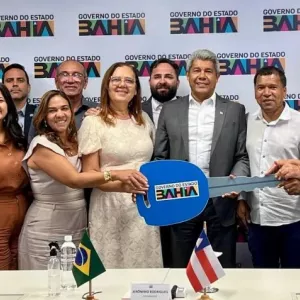 Sesab entrega ambulância, veículo TFD e equipamentos ao município de Curaçá 18
