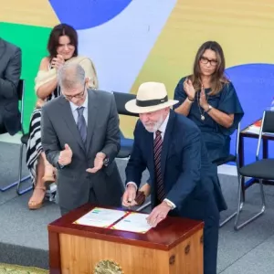 Governador Jerônimo Rodrigues participa da cerimônia de posse do novo ministro da Secom, em Brasília