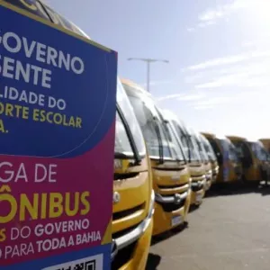 Governo do Estado amplia mobilidade de estudantes do interior com entrega de 417 ônibus escolares