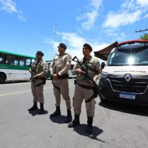 Forças policiais garantem funcionamento do transporte público e de estabelecimentos em Sussuarana
