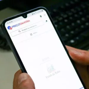 Preço da Hora Bahia ajuda foliões a economizar na compra de itens para o Carnaval