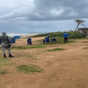 Embasa intensifica combate a ligações clandestinas em barracas de praia da Boca do Rio e Itapuã - Foto: Comunicação/Embasa