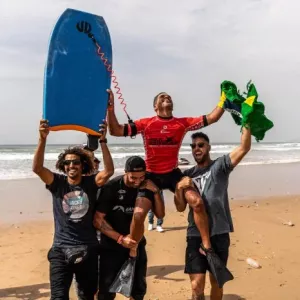 Pelo segundo ano consecutivo, baiano conquista o topo do pódio da primeira etapa do circuito mundial de bodyboarding em Marrocos - Foto: Ascom/Sudesb