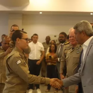 Governador participa de aula inaugural de soldados da PM em Salvador