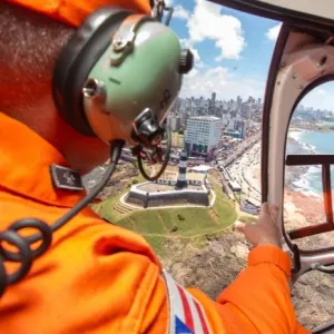 Grupamento de Operações Aéreas dos Bombeiros ajuda a salvar vidas em estreia no Carnaval de Salvador