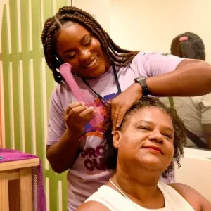 Cuidar de Quem Cuida: espaço acolhe e fortalece mulheres trabalhadoras no Carnaval da Bahia 2025