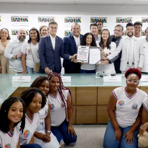 Governo do Estado sanciona programas que garantem acesso gratuito à Carteira de Habilitação para população de baixa renda