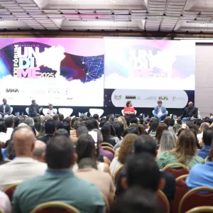 Fórum da Undime Bahia abre debates sobre regime de colaboração na educação com presença da secretária Rowenna Brito