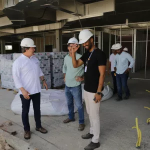 Conder vistoria avanço das obras do Hospital Regional de Alagoinhas, que já alcançam 70% de execução