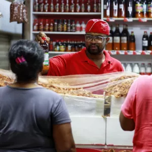 Mercado do Rio Vermelho registra aumento de vendas com procura de produtos da Semana Santa
