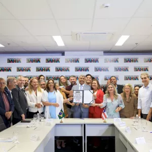 Governo do Estado propõe reajuste de 13,63% até 2026 para profissionais da saúde