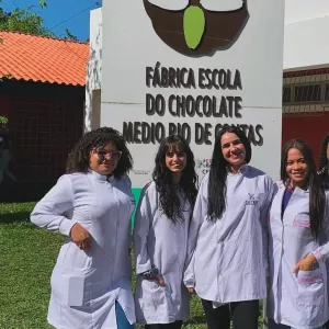 Jovens cientistas criam shampoo anticaspa à base de babosa e juá