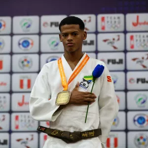 Baianos apoiados pelo FazAtleta conquistam medalhas em disputas internacionais de judô e karatê