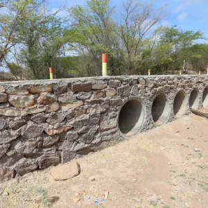 Passagens molhadas garantem mobilidade e fortalecem a agricultura familiar em Santa Brígida