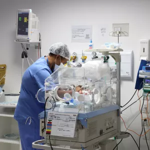 Mais da metade das mulheres que se tornaram mães na Bahia em 2024 teve seus filhos por cesárea