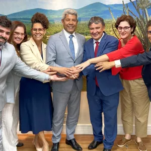 Em Brasília, governador se reúne com ministro Wellington Dias e diretor da Anvisa