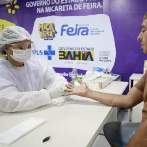 No primeiro dia de festa, mais de 1,2 mil testes rápidos são realizados pela Sesab na Micareta de Feira de Santana