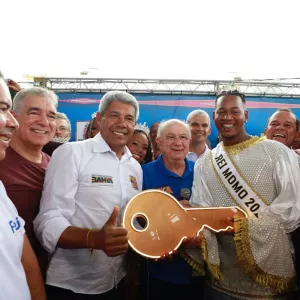 “A Micareta de Feira de Santana deve ser um espaço de respeito”, declarou Jerônimo Rodrigues durante abertura oficial da festa 