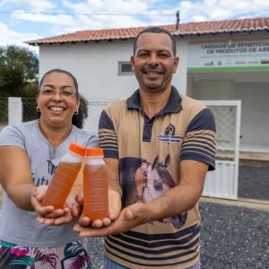 Investimento na agricultura familiar viabiliza entrega de nova agroindústria de mel em Buritirama