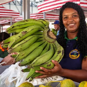 Mercados municipais promovem melhorias