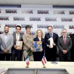 Em reunião, Bahia e França reforçam cooperação diplomática e cultural