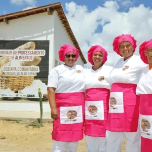 Cozinhas comunitárias geram renda e emancipação feminina 