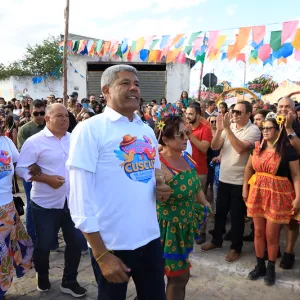 Após passagem por diversos municípios no São João, Jerônimo destaca a força dos festejos juninos no interior da Bahia