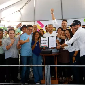 Governador autoriza nova sede de escola em tempo integral e entrega unidade integrada de segurança em Itamari