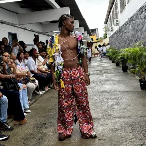 Desfile apresenta moda afro de autoria de estudantes da rede estadual
