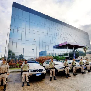 Forças policiais da Bahia recebem veículos blindados e fuzis