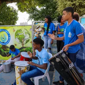 Colégio Estadual Clarice Santiago lança jornal e incubadora social no bairro do Arenoso