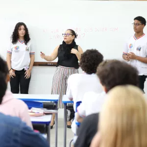 SEC oferece aulas gratuitas de português e matemática