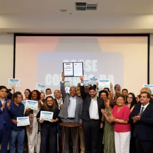 Estado empossa 44 novos conselheiros e nova presidente do Confoco na Bahia